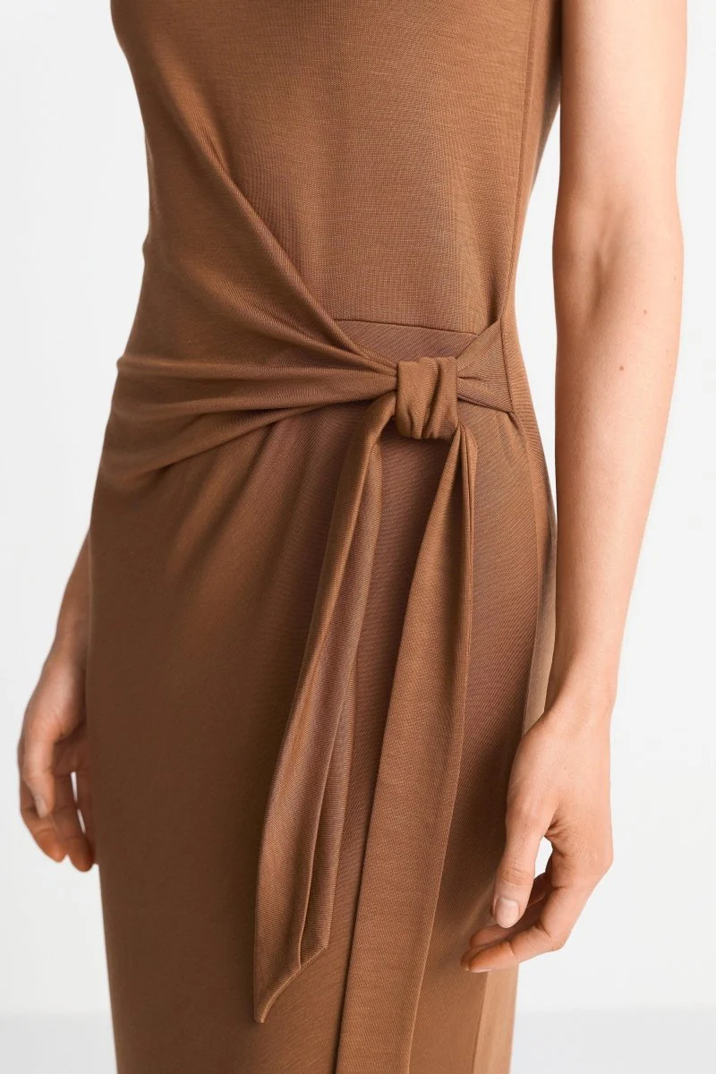 Ärmelloses Maxikleid mit Raffung - Image 4
