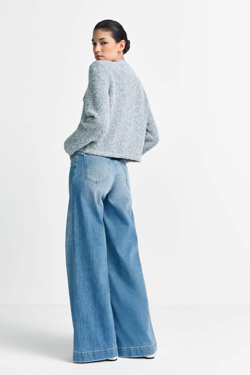 Hellblaue Jeans mit weitem Bein - Image 4