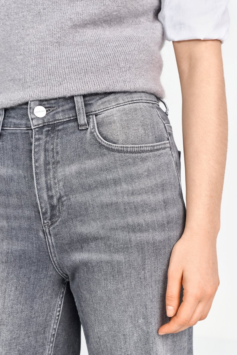 Graue Flared Jeans - Image 5