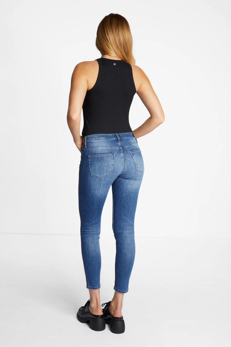 Rib-Top in Bodycon-Fit - Image 10