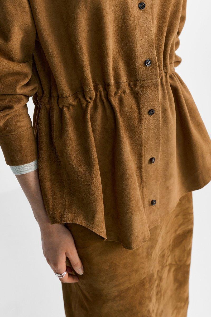 Cognacbraune Hemdjacke aus Velours - Image 5