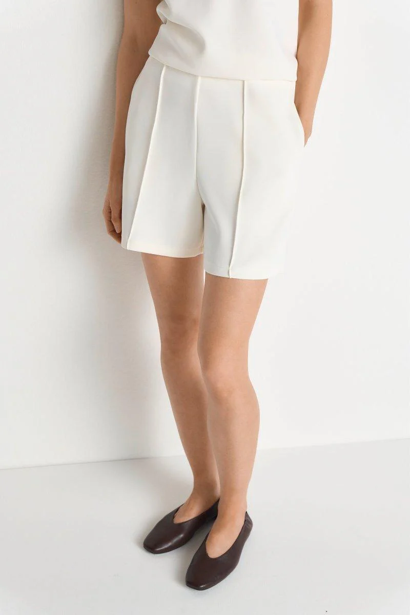 Shorts mit Bundfalten - Image 9