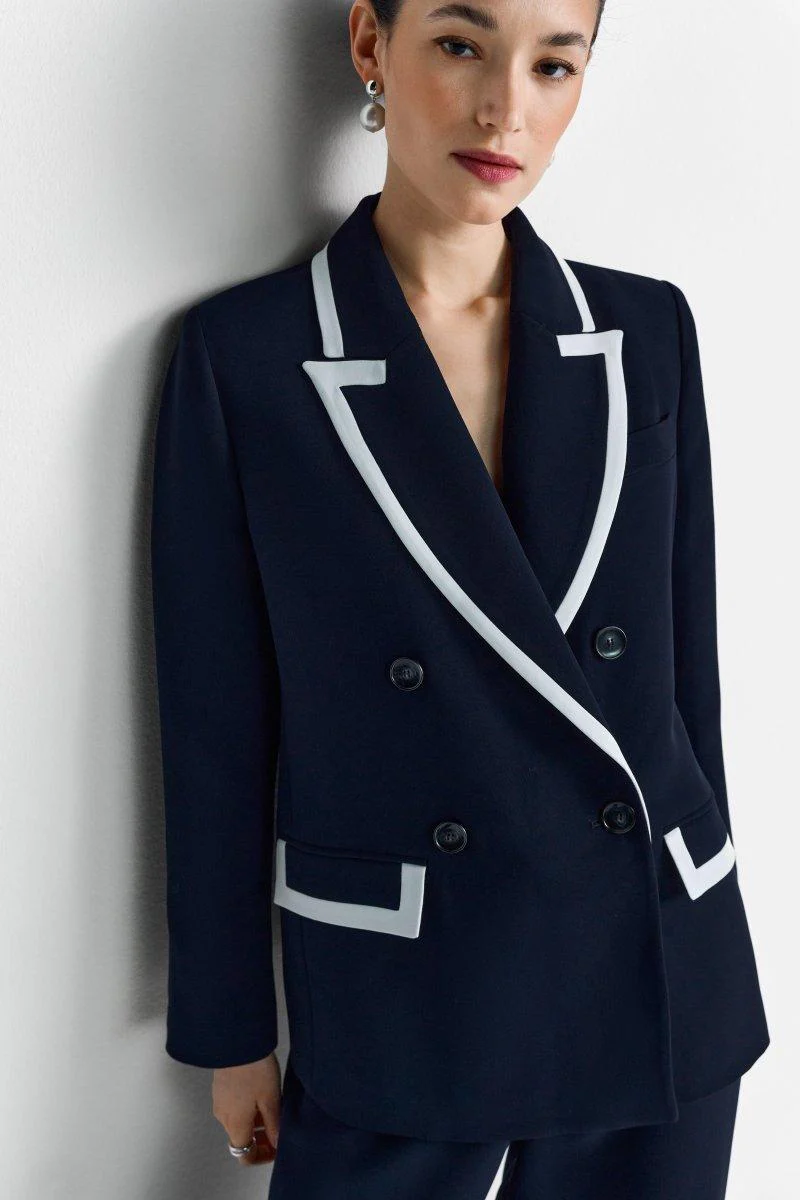 Marineblauer Blazer mit Kontrastpaspel - Image 3