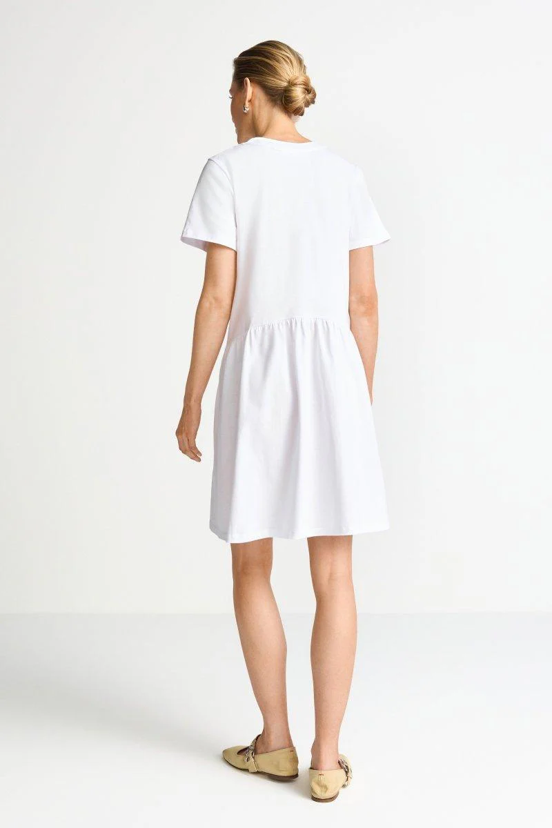Kurzes T-Shirt-Kleid - Image 3