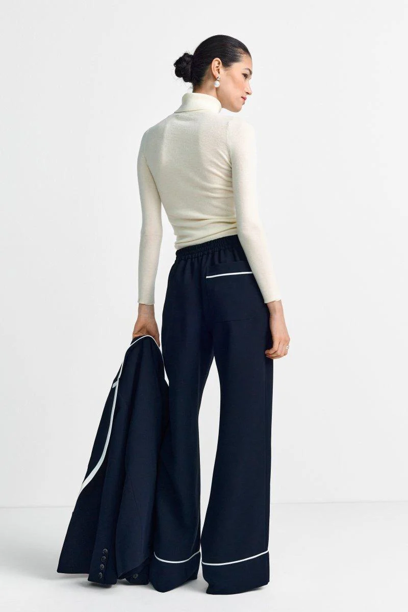 Marineblaue Hose mit Kordelzug - Image 3